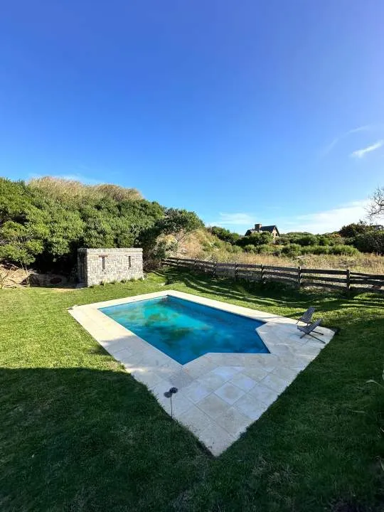 En Cariló | Casa de Piedra (a pasos del mar!!)