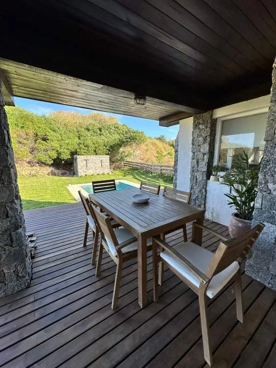 En Cariló | Casa de Piedra (a pasos del mar!!)