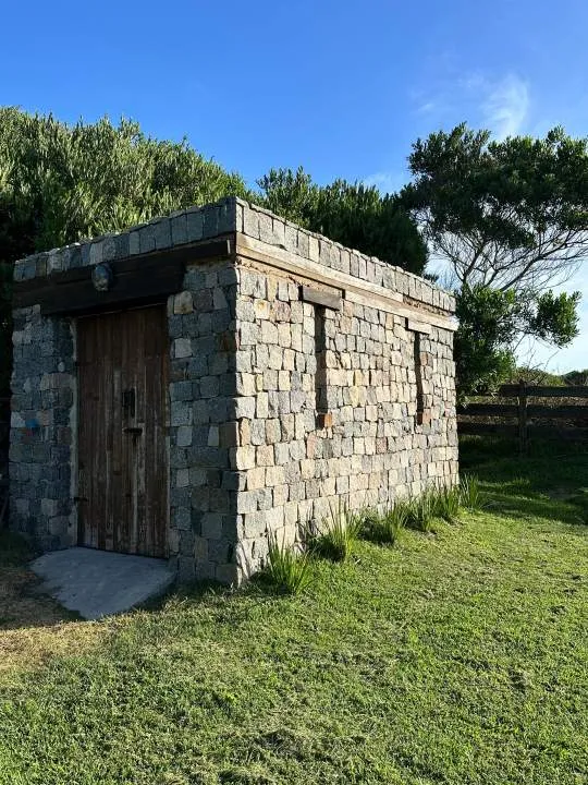 En Cariló | Casa de Piedra (a pasos del mar!!)