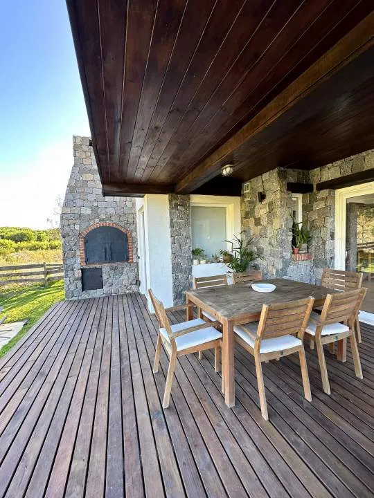 En Cariló | Casa de Piedra (a pasos del mar!!)