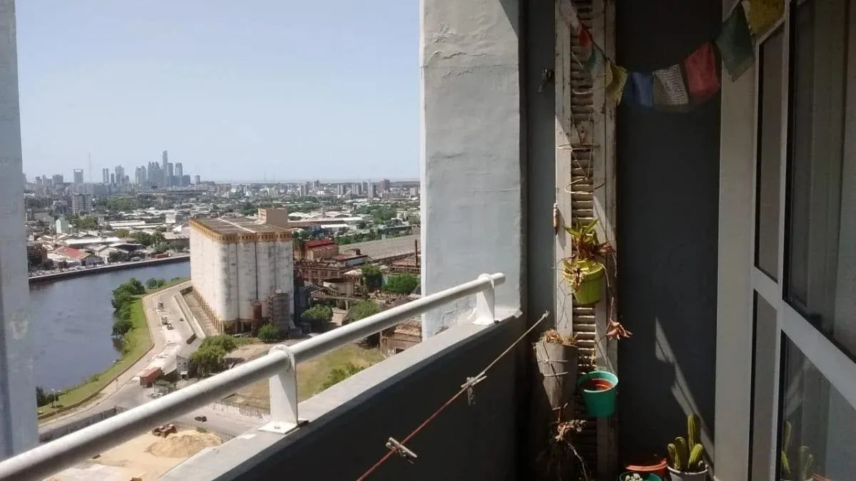 Patricios 200, Avellaneda
