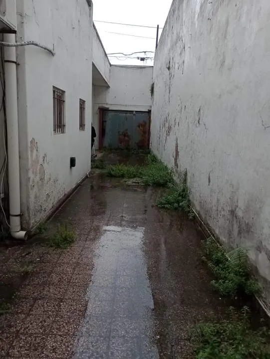 Oficina y galpon o vivienda multifamiliar