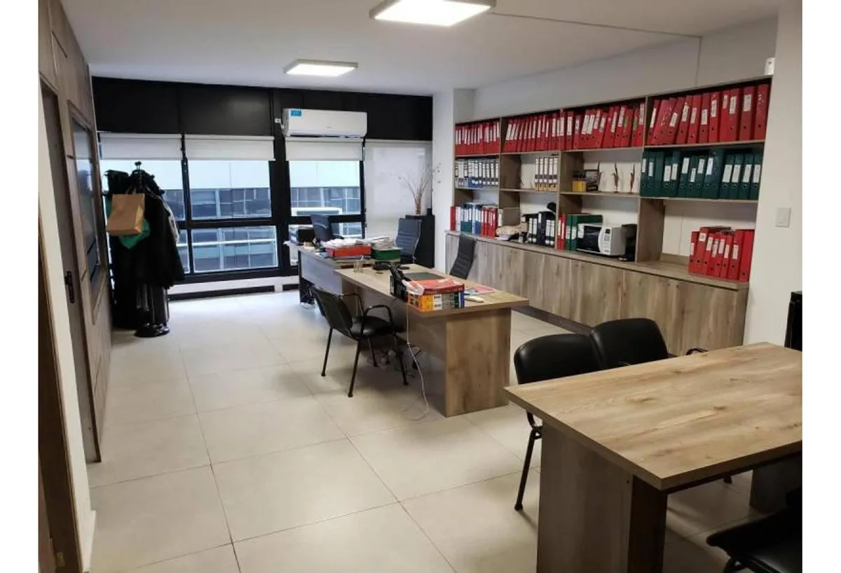 Ofina Comercial En Venta Monserrat