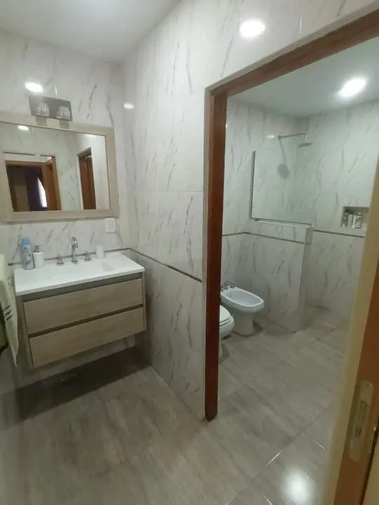 480-VENDE CASA 4 AMBIENTES DE CATEGORIA