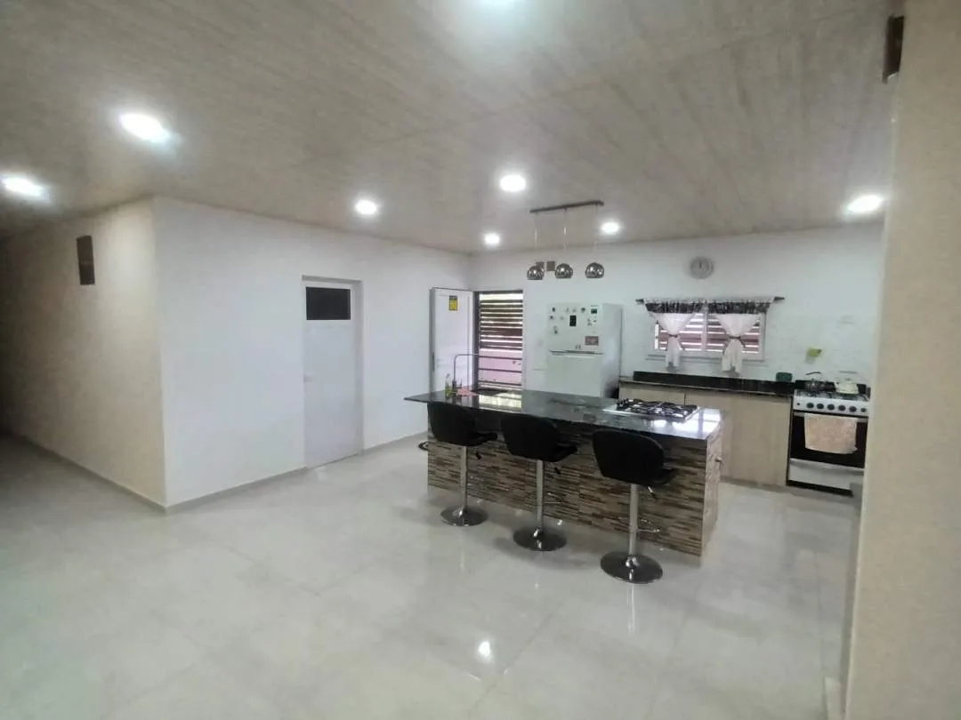 480-VENDE CASA 4 AMBIENTES DE CATEGORIA