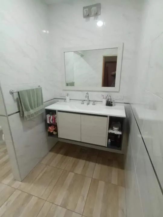 480-VENDE CASA 4 AMBIENTES DE CATEGORIA