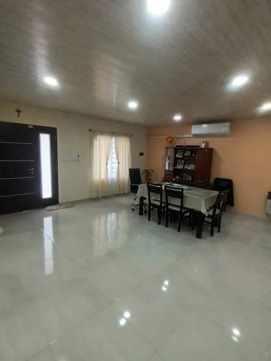 480-VENDE CASA 4 AMBIENTES DE CATEGORIA