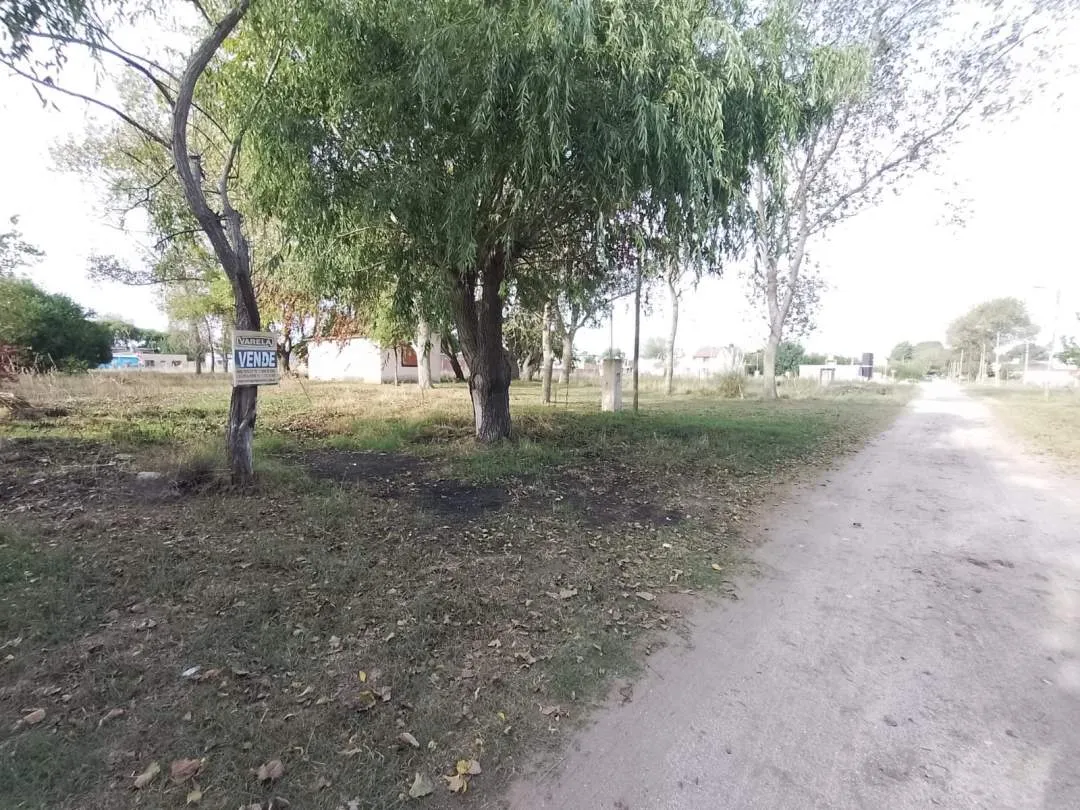 408- LOTE EN VENTA - 687 M2
