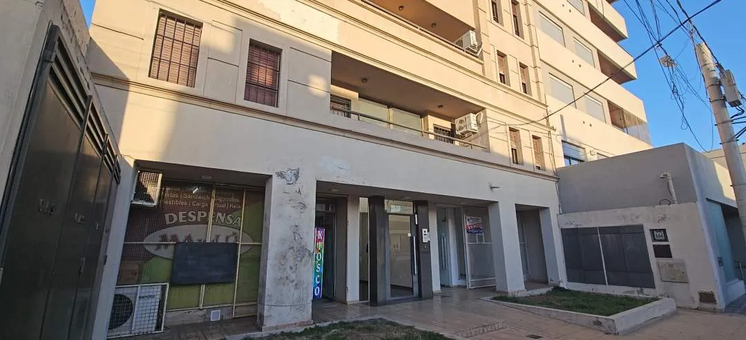 LOCAL COMERCIAL EN VENTA - DIR.: HIPOLITO YRIGOYEN 235, Rio Cuarto.