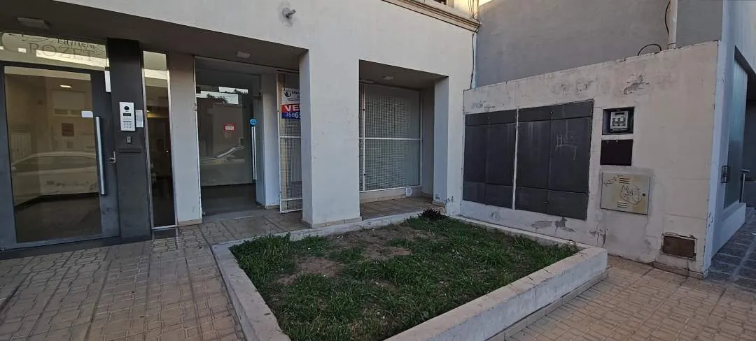 LOCAL COMERCIAL EN VENTA - DIR.: HIPOLITO YRIGOYEN 235, Rio Cuarto.