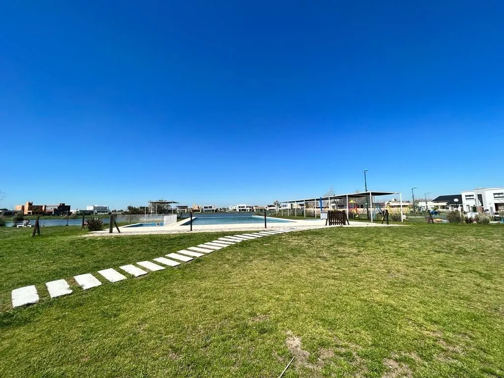 Barrio Laguna Azul, Laguna Azul, Ezeiza