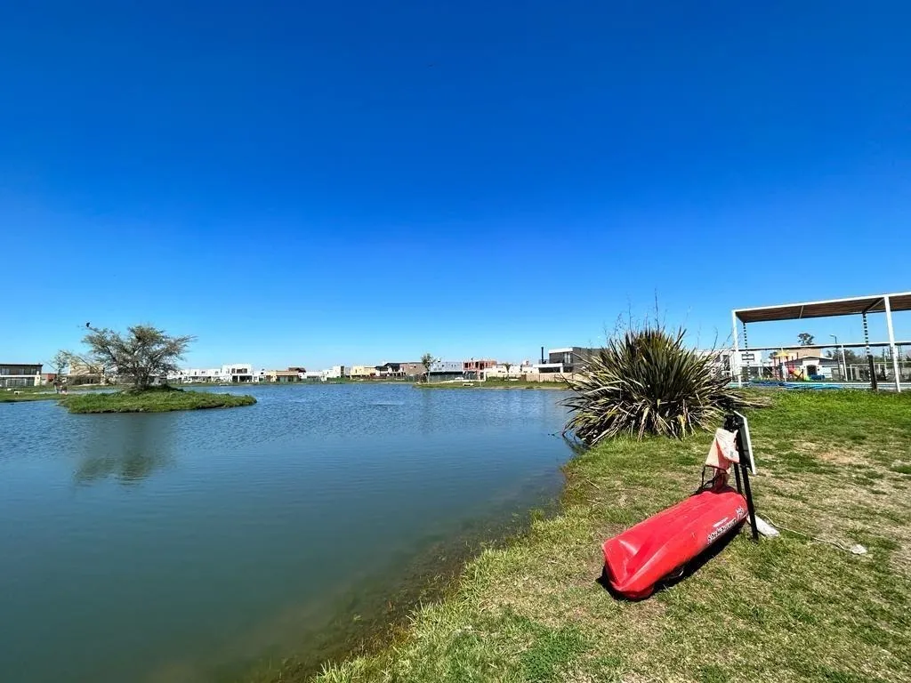 Barrio Laguna Azul, Laguna Azul, Ezeiza