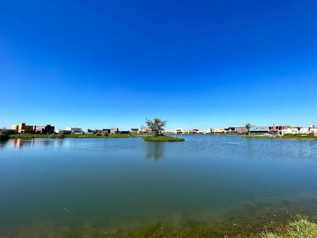 Barrio Laguna Azul, Laguna Azul, Ezeiza