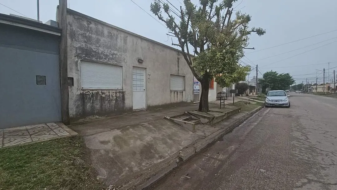 CASA EN VENTA - UBIC. CALLE SALTA 433, RIO CUARTO