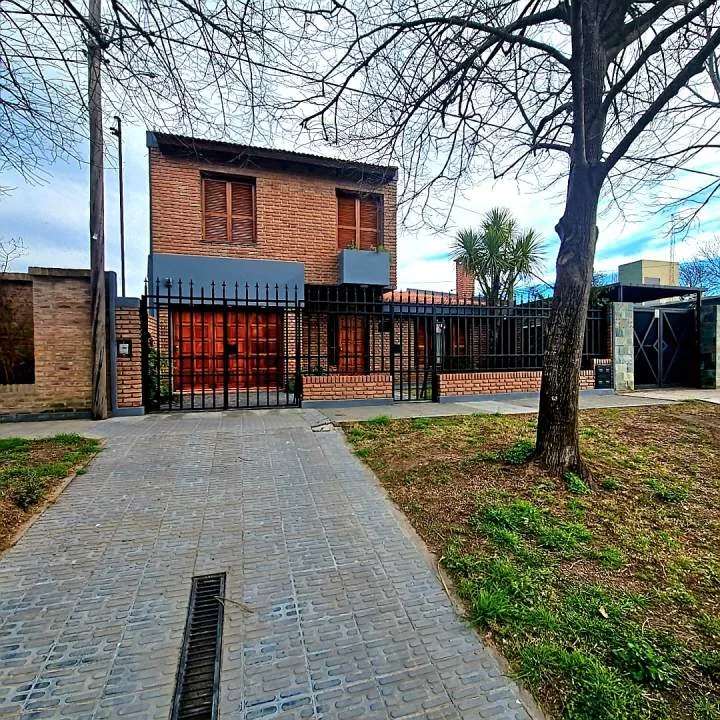 CASA EN VENTA – Ubicada en Banda Norte, Rio Cuarto