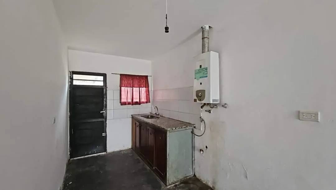 CASA EN VENTA - PARA REFACCION - RIO TERCERO 761