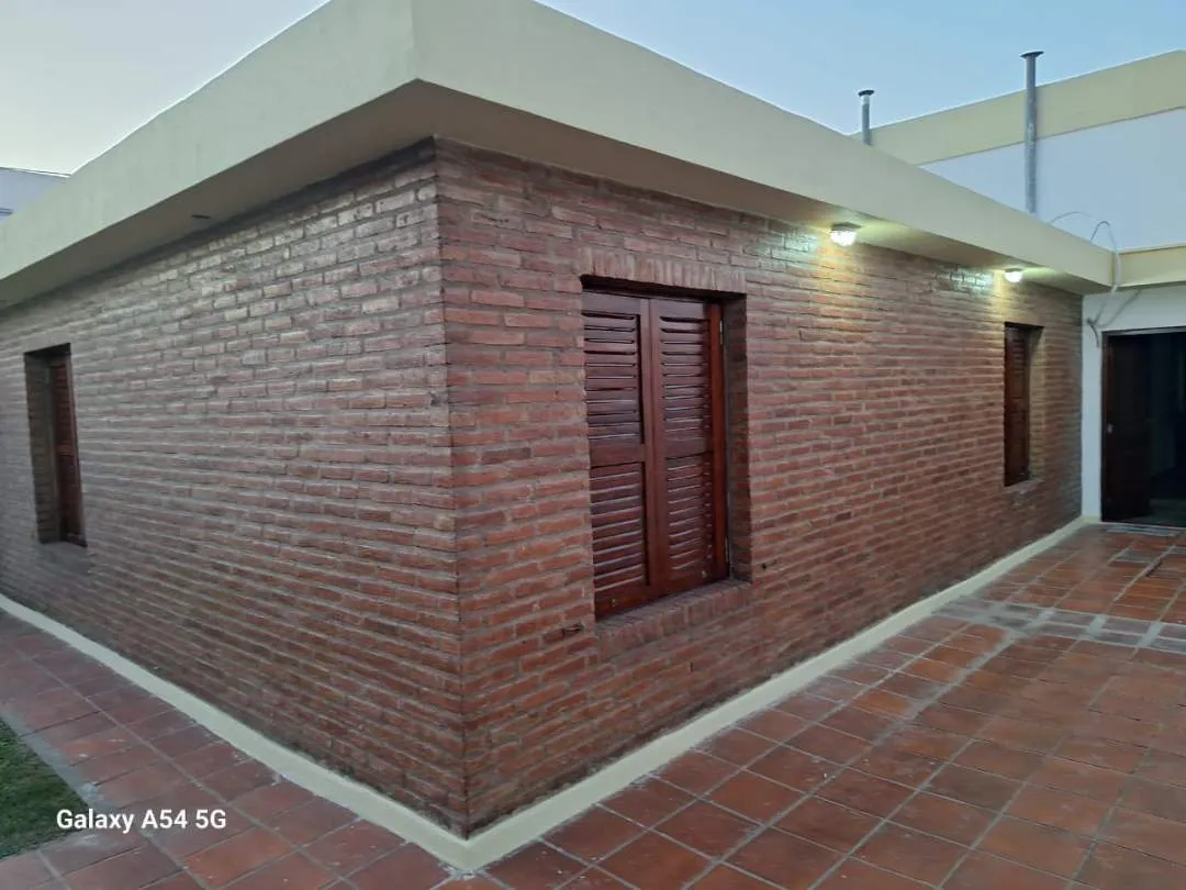 CASA EN VENTA - 3 DORMITORIOS - dir. Juan B. Justo 991