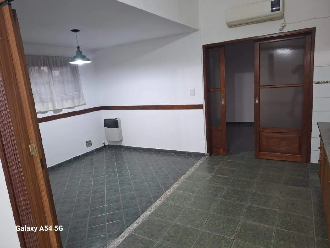 CASA EN VENTA - 3 DORMITORIOS - dir. Juan B. Justo 991