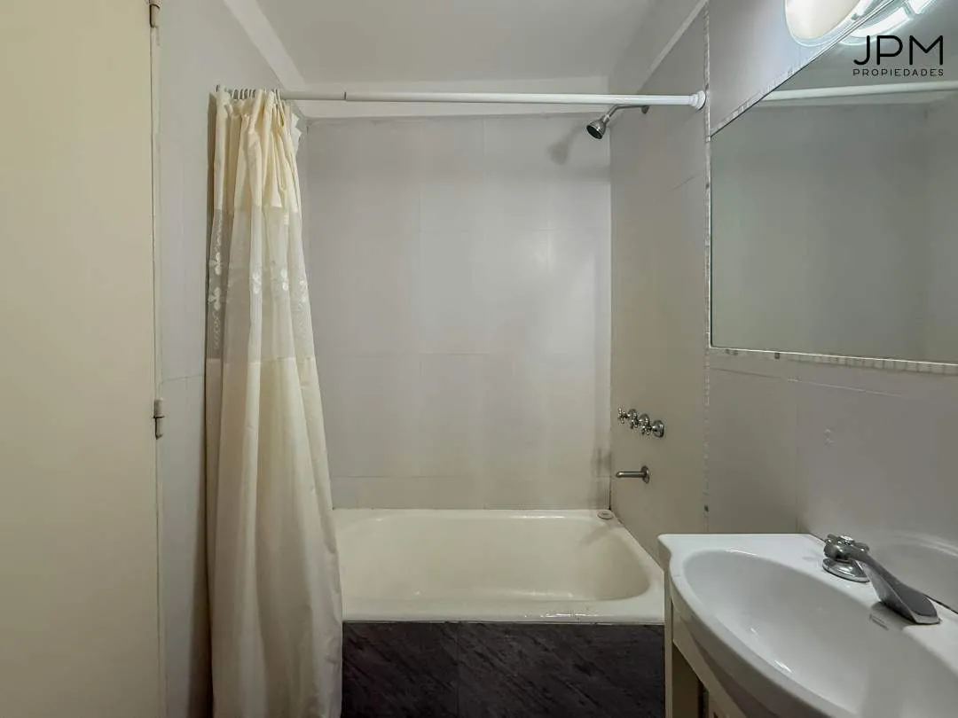 MANSILLA al 3400, ALTO PALERMO. Venta de 1 ambiente con PATIO cubierto, a metros del Alto Palermo