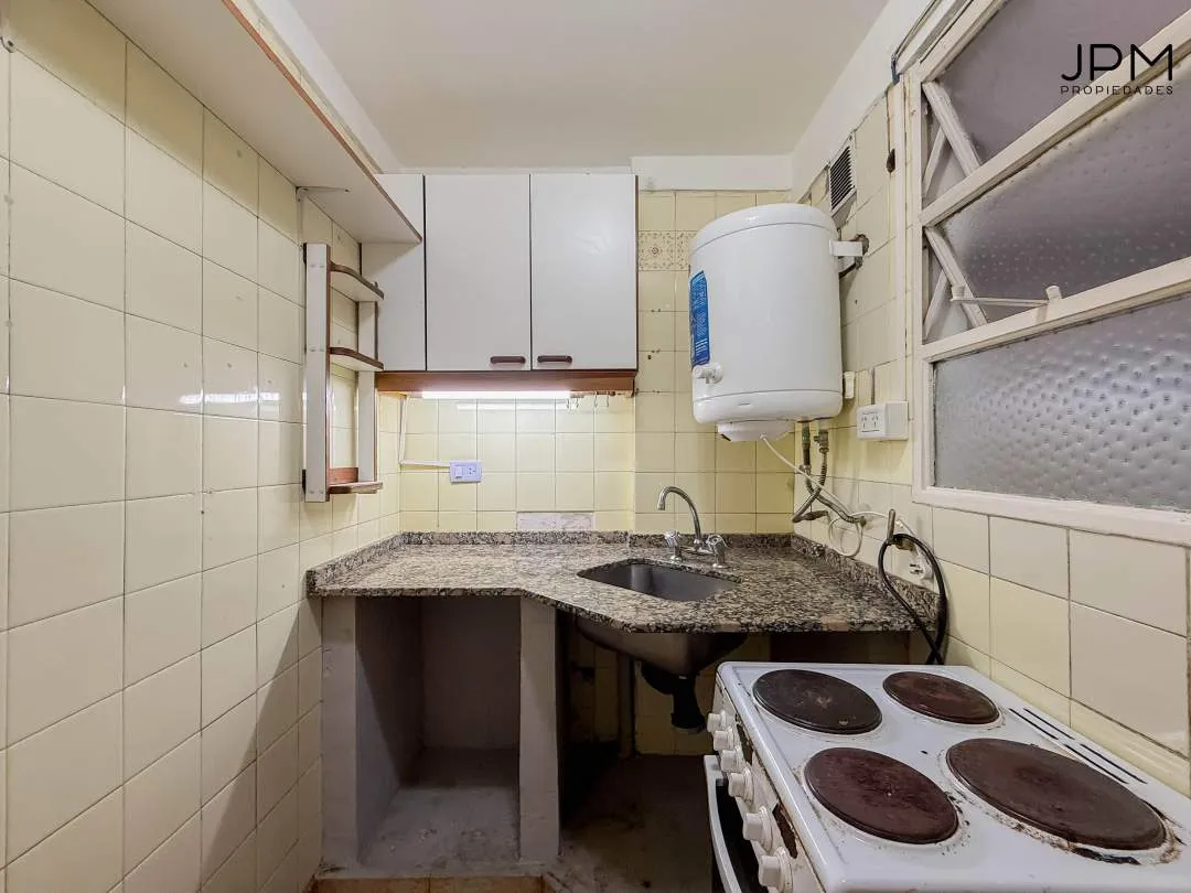 MANSILLA al 3400, ALTO PALERMO. Venta de 1 ambiente con PATIO cubierto, a metros del Alto Palermo