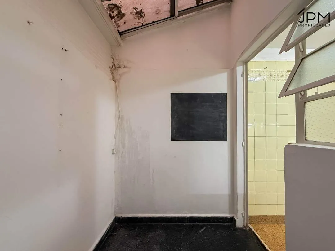 MANSILLA al 3400, ALTO PALERMO. Venta de 1 ambiente con PATIO cubierto, a metros del Alto Palermo