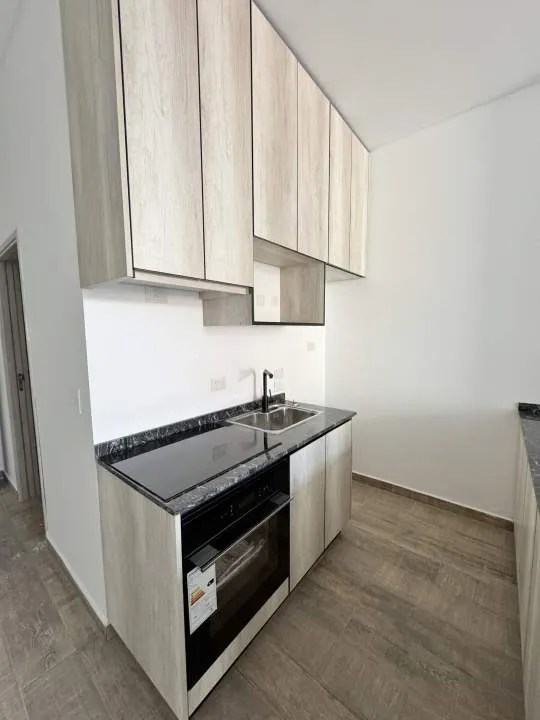 Av. CASEROS al 700, SAN TELMO. Venta de gran mono-ambiente a estrenar en edificio de alta categoría