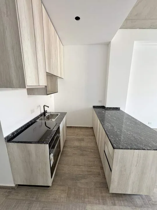 Av. CASEROS al 700, SAN TELMO. Venta de gran mono-ambiente a estrenar en edificio de alta categoría