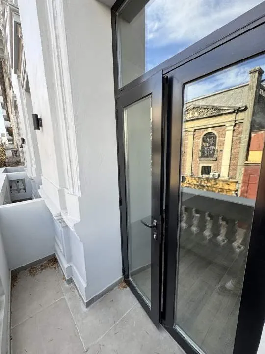 Av. CASEROS al 700, SAN TELMO. Venta de gran mono-ambiente a estrenar en edificio de alta categoría