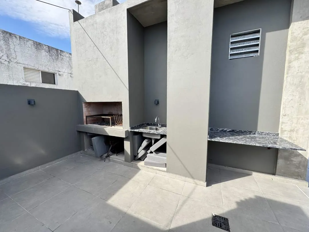 Av. CASEROS al 700, SAN TELMO. Venta de gran mono-ambiente a estrenar en edificio de alta categoría