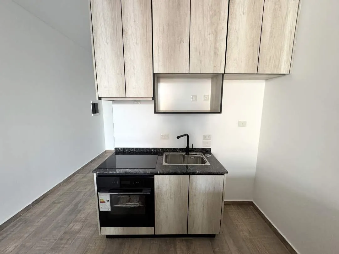 Av. CASEROS al 700, SAN TELMO. Venta de gran mono-ambiente a estrenar en edificio de alta categoría
