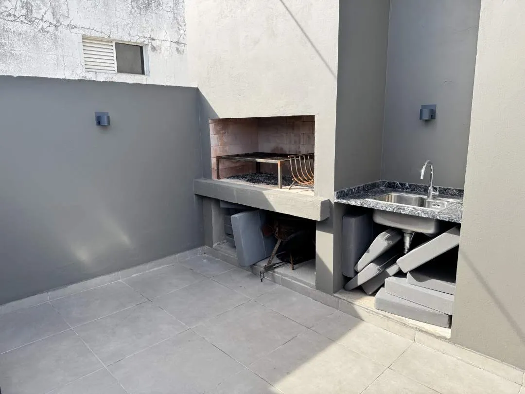 Av. CASEROS al 700, SAN TELMO. Venta de gran mono-ambiente a estrenar en edificio de alta categoría