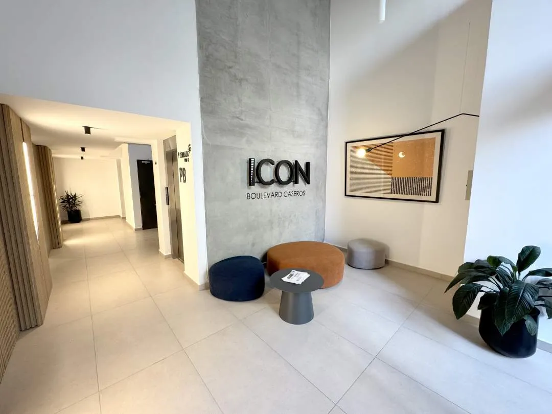 Av. CASEROS al 700, SAN TELMO. Venta de gran mono-ambiente a estrenar en edificio de alta categoría