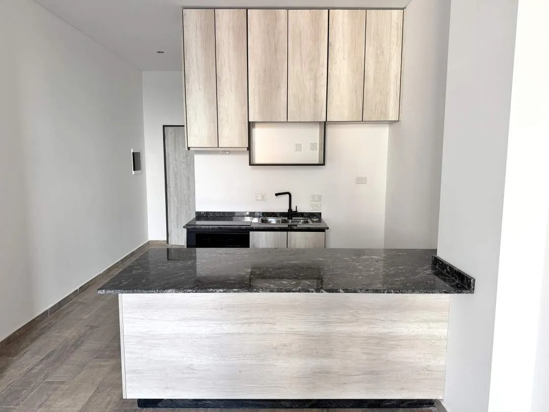 Av. CASEROS al 700, SAN TELMO. Venta de gran mono-ambiente a estrenar en edificio de alta categoría