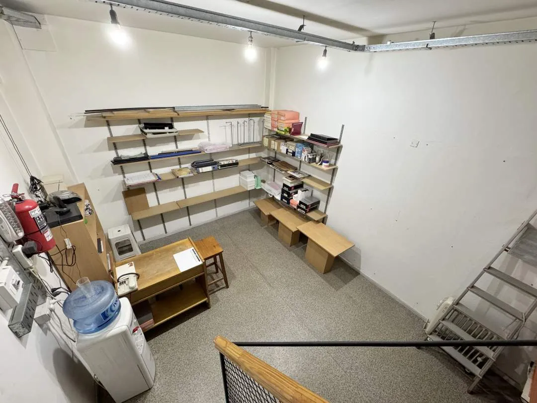 Av. RIVADAVIA al 6800, FLORES. Venta Local Comercial Galería San José de Flores