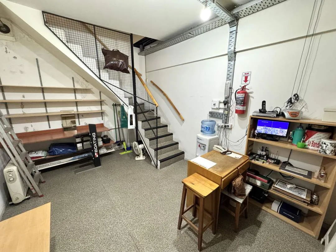 Av. RIVADAVIA al 6800, FLORES. Venta Local Comercial Galería San José de Flores