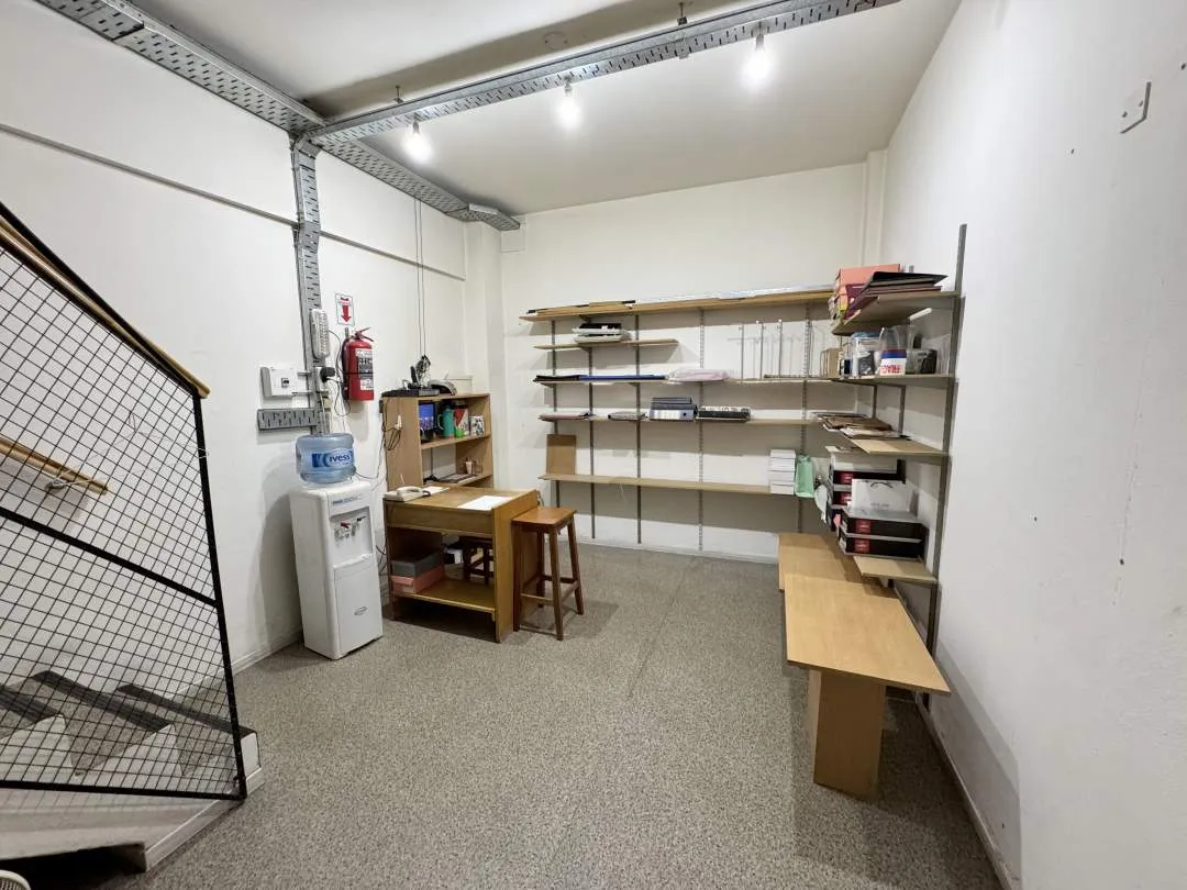 Av. RIVADAVIA al 6800, FLORES. Venta Local Comercial Galería San José de Flores