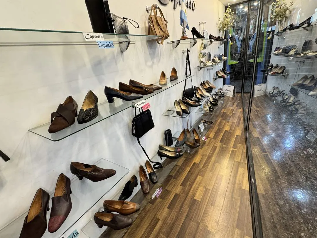 Av. RIVADAVIA al 6800, FLORES. Venta Local Comercial Galería San José de Flores