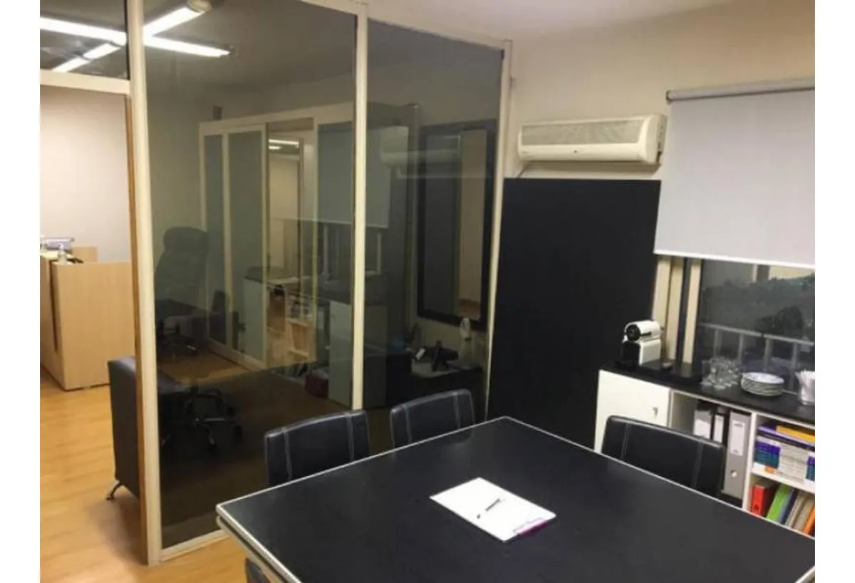 Venta De Oficina De 3 Ambientes, Sobre Av. Córdoba (1 Cuadra