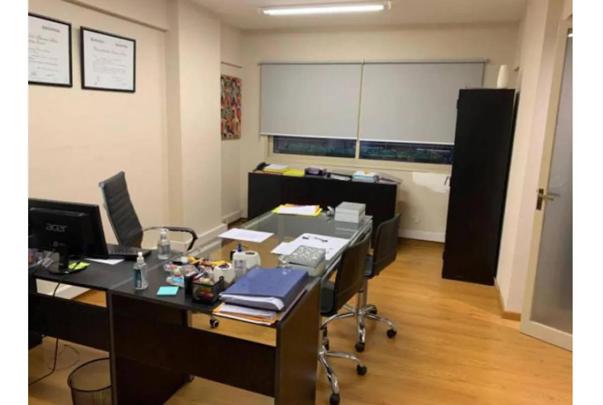 Venta De Oficina De 3 Ambientes, Sobre Av. Córdoba (1 Cuadra