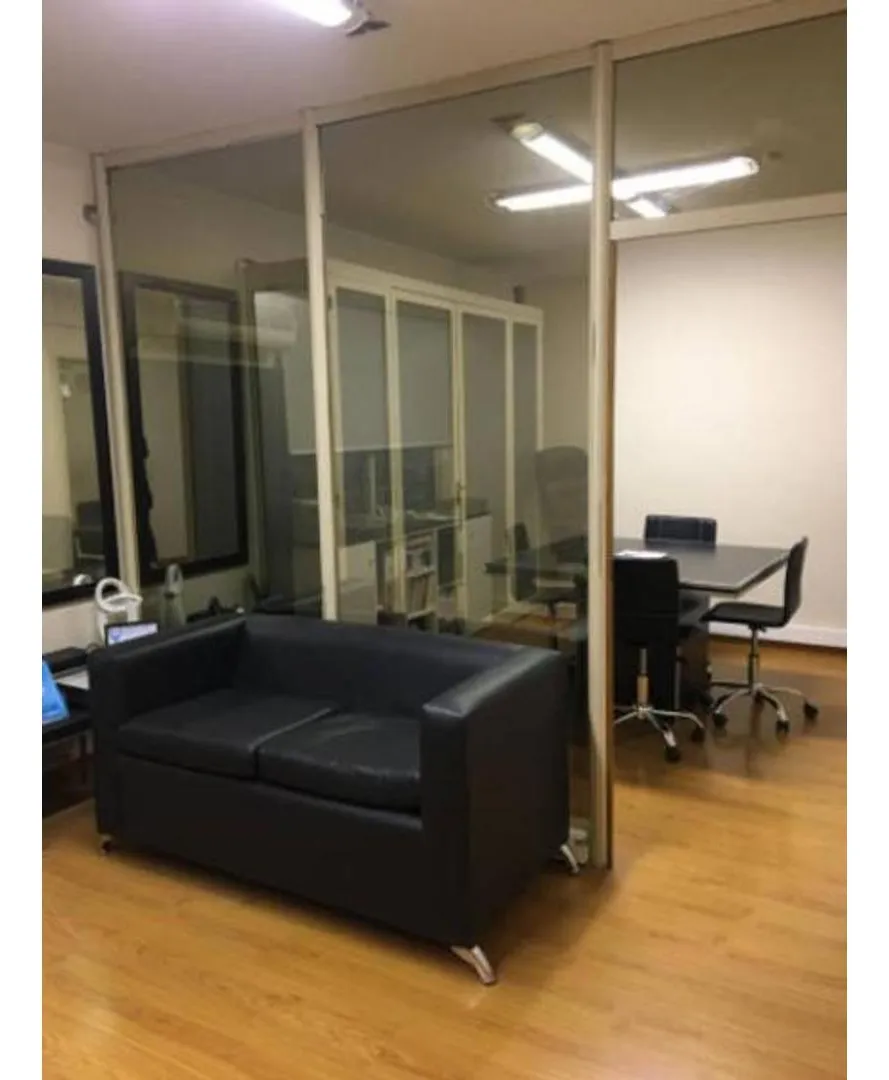 Venta De Oficina De 3 Ambientes, Sobre Av. Córdoba (1 Cuadra