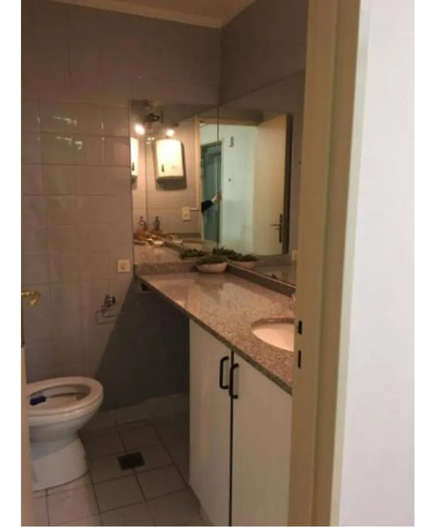 Venta De Oficina De 3 Ambientes, Sobre Av. Córdoba (1 Cuadra