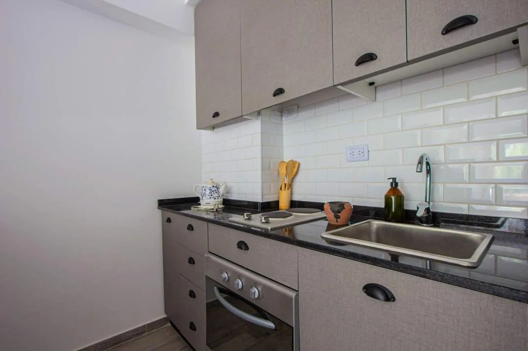 AV, SAN JUAN 400, SAN TELMO, Alquiler temporal Departamento 1 Ambiente con Balcón y Piscina