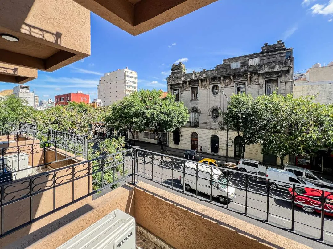 AV, SAN JUAN 400, SAN TELMO, Alquiler temporal Departamento 1 Ambiente con Balcón y Piscina