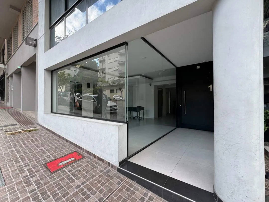 Av. SAN JUAN al 200, SAN TELMO. 2 Ambientes 2 Balcones. Valor incluye expensas y servicios