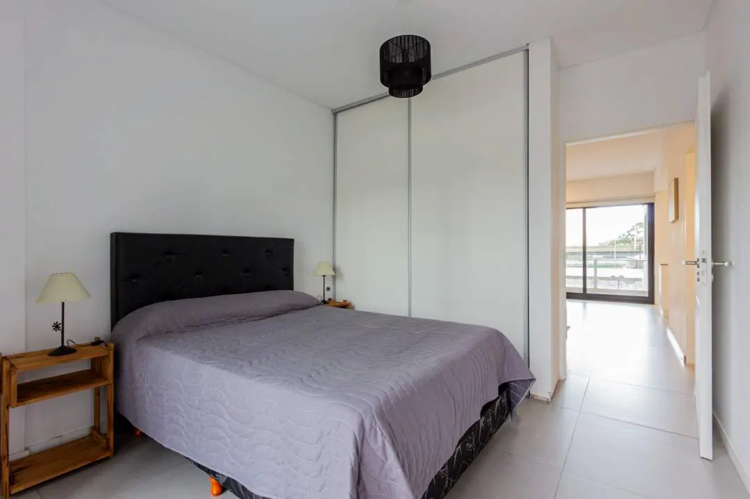 Av. SAN JUAN al 200, SAN TELMO. 2 Ambientes 2 Balcones. Valor incluye expensas y servicios