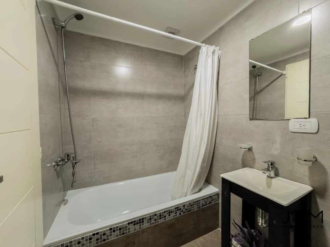 MURILLO al 900, VILLA CRESPO. Venta  de Gran Monoambiente con balcón