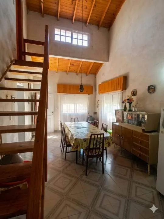 CHALET 4 AMBIENTES CON COCHERA DOBLE