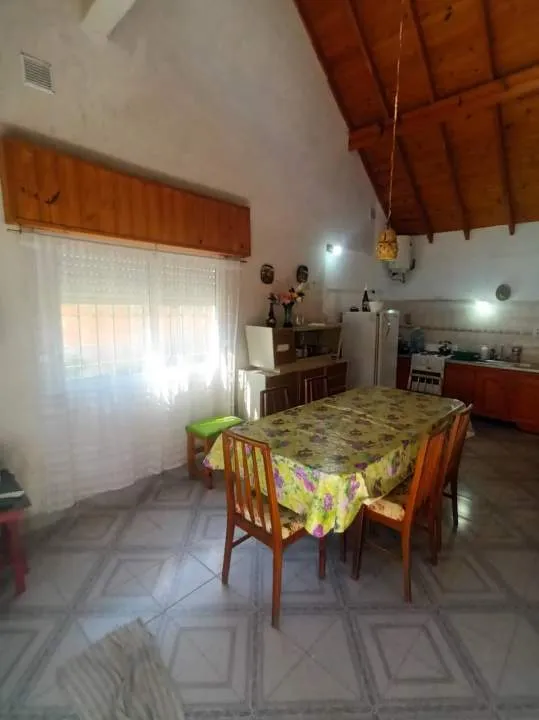 CHALET 4 AMBIENTES CON COCHERA DOBLE