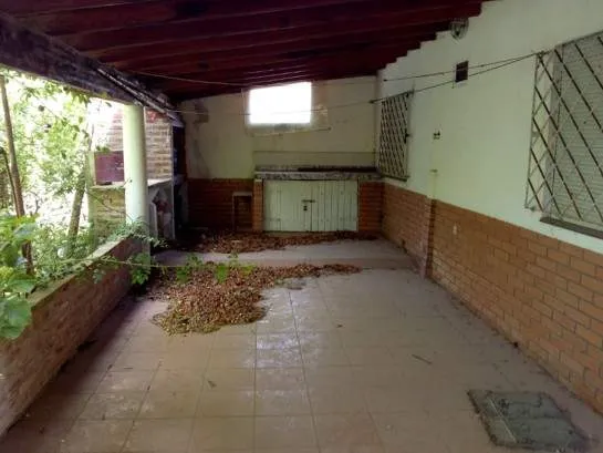 CHALET  SOBRE LOTE ARBOLADO DE 650 m2