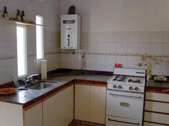 CHALET  SOBRE LOTE ARBOLADO DE 650 m2